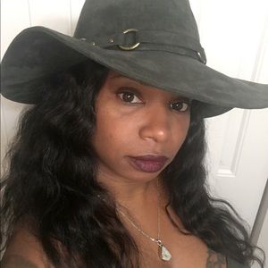 Meet your Posher, Keshonda